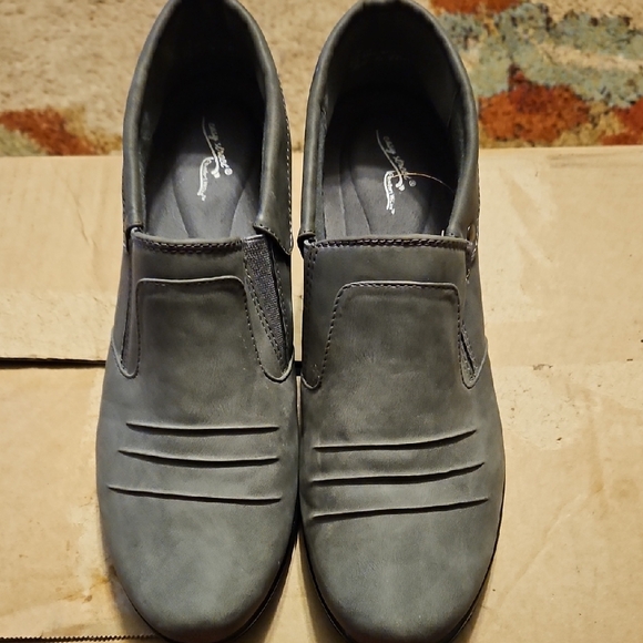 Gray Women's Slip On Shoes - Picture 1 of 6